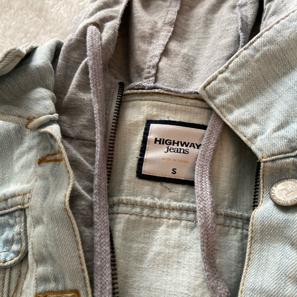Jean jacket - Picture 2 of 5